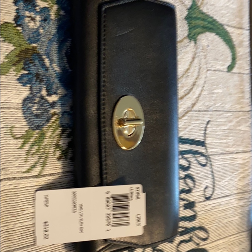 COACH WALLET NEVER WORN WITH TAG